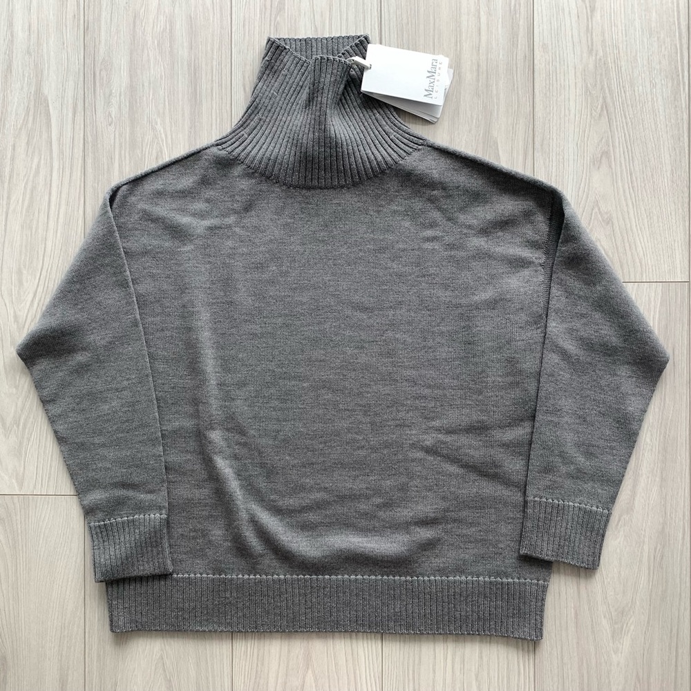 Brand new Max Mara Gray Turtleneck Sweater